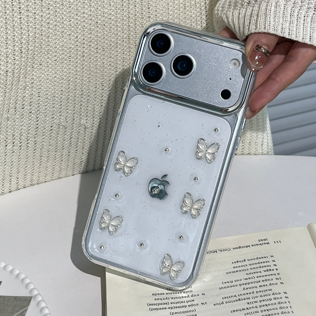 Transparent Butterfly Charm Phone Case – Light, Beautiful, and Protective Shell