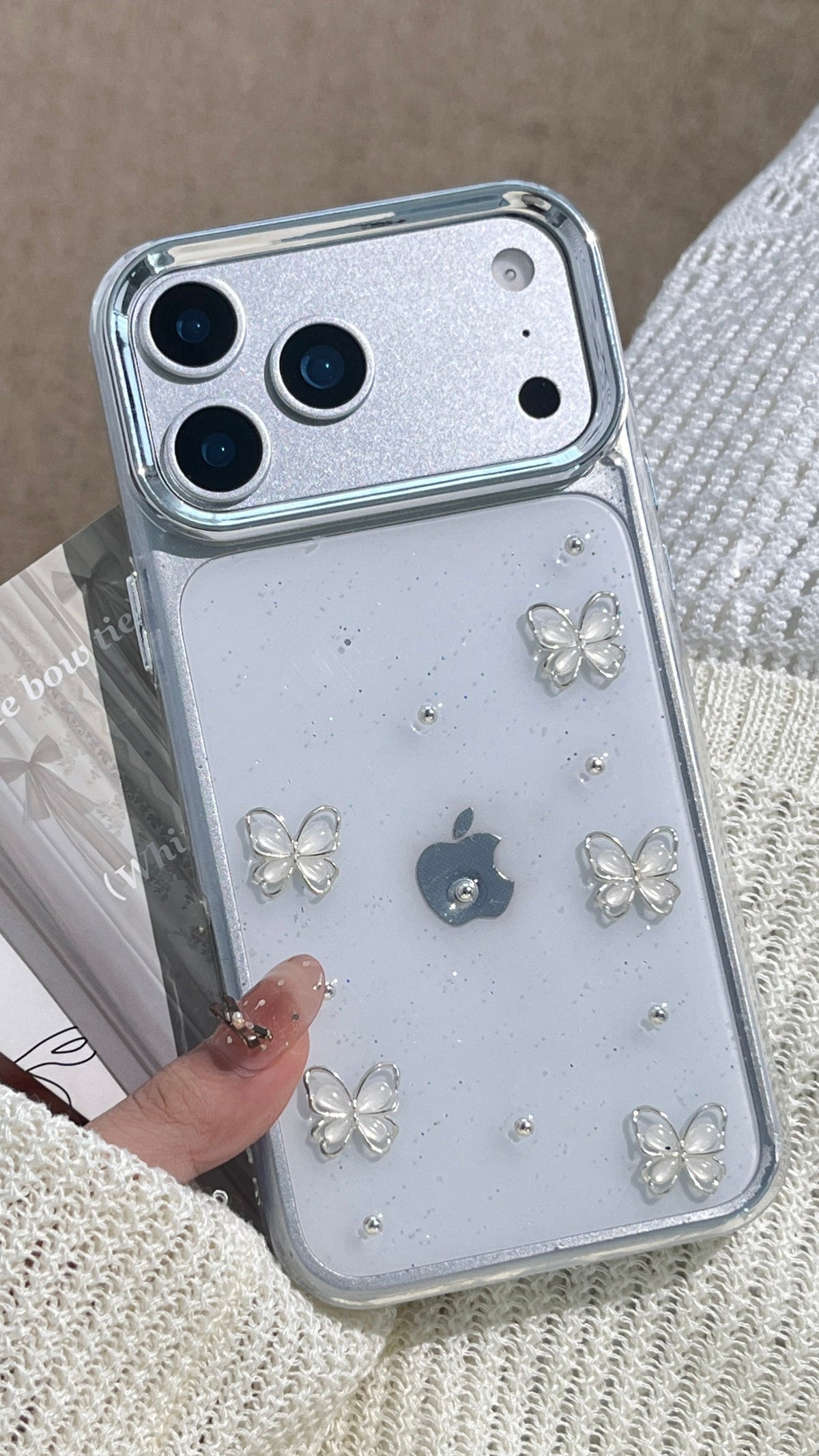 Transparent Butterfly Charm Phone Case – Light, Beautiful, and Protective Shell