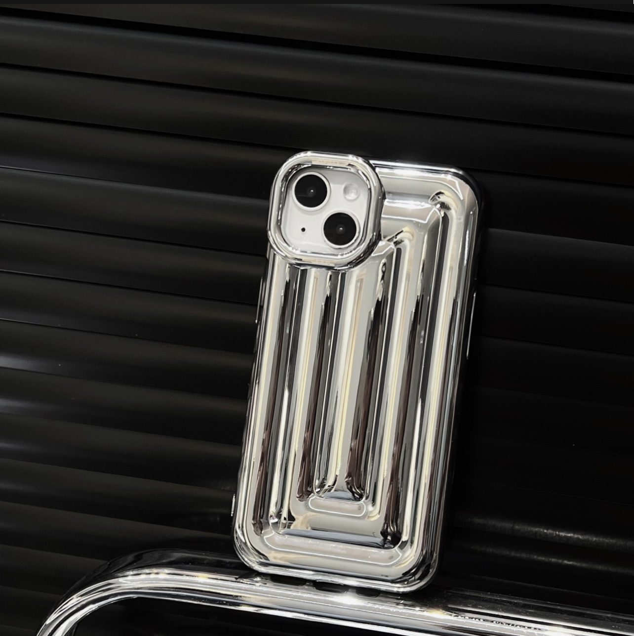 Iphone Cromatic Shade With Puffer