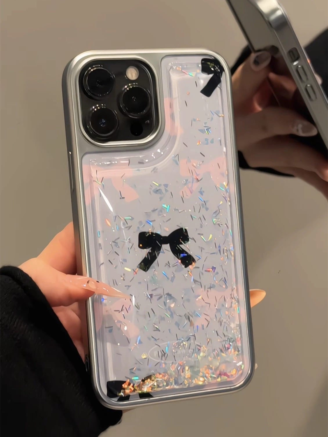 Liquid Glitter Phone Case with Black Bow – Sparkly Protective Cover
