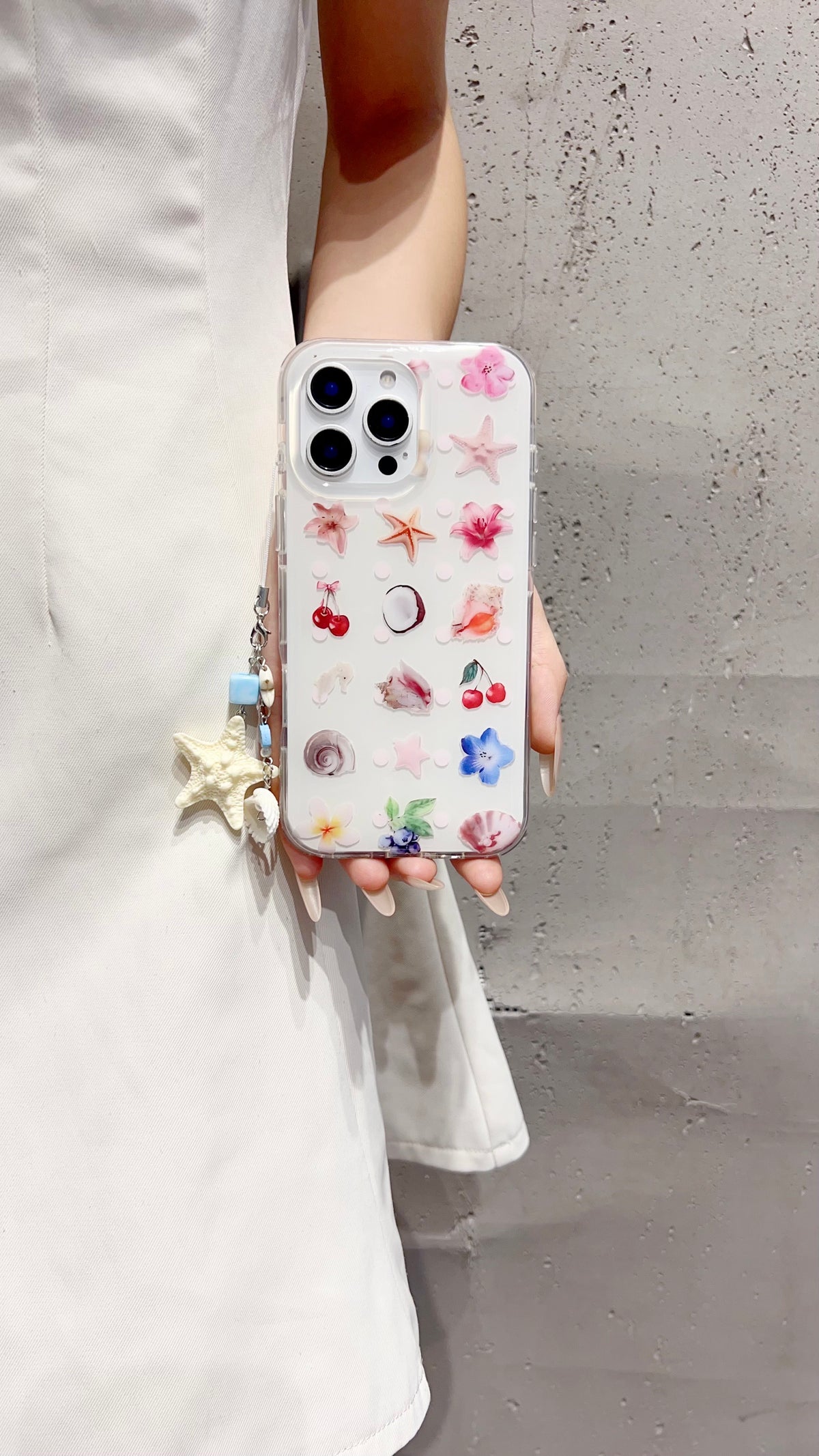 Floral & Seashell Transparent Phone Case with Charm – Protective & Stylish Cover for iPhone