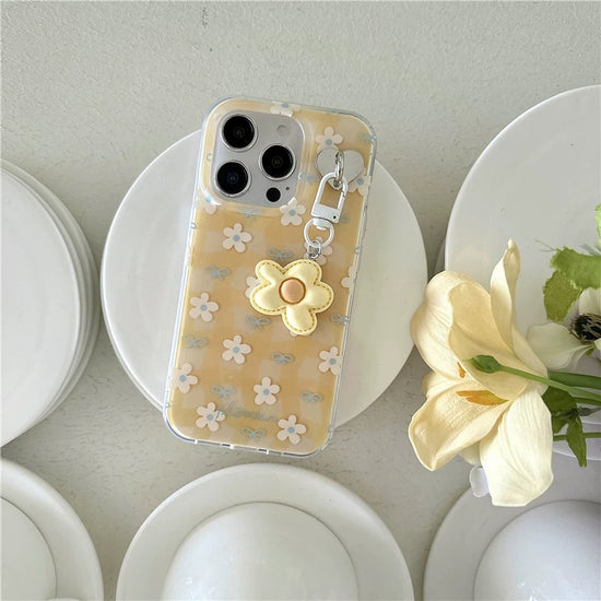 Yellow Daisy Charm iPhone Case – Cute Floral Protective Cover for Girls