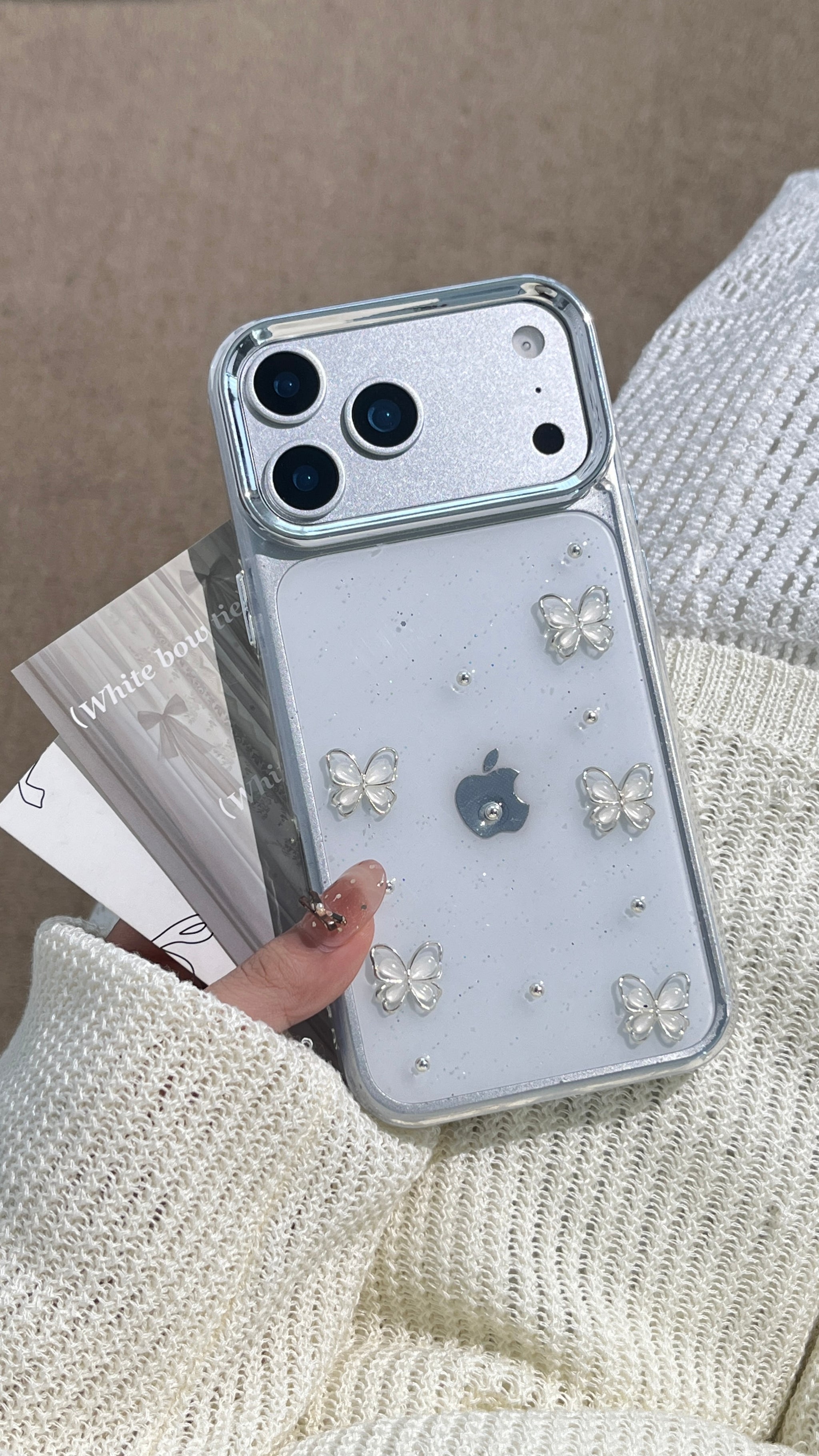 Transparent Butterfly Charm Phone Case – Light, Beautiful, and Protective Shell