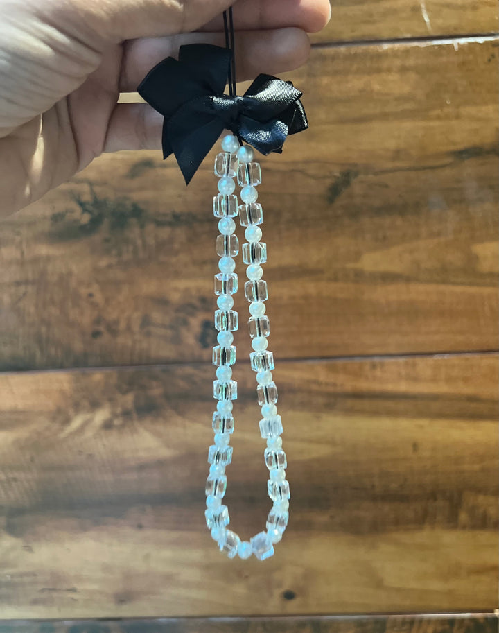 Elegant Black Bow Phone Charm with Crystal Beads – Stylish Wrist Strap Accessory