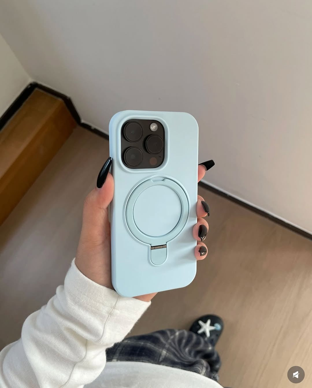 💎 Minimalist MagSafe Kickstand Phone Case – Sky Blue