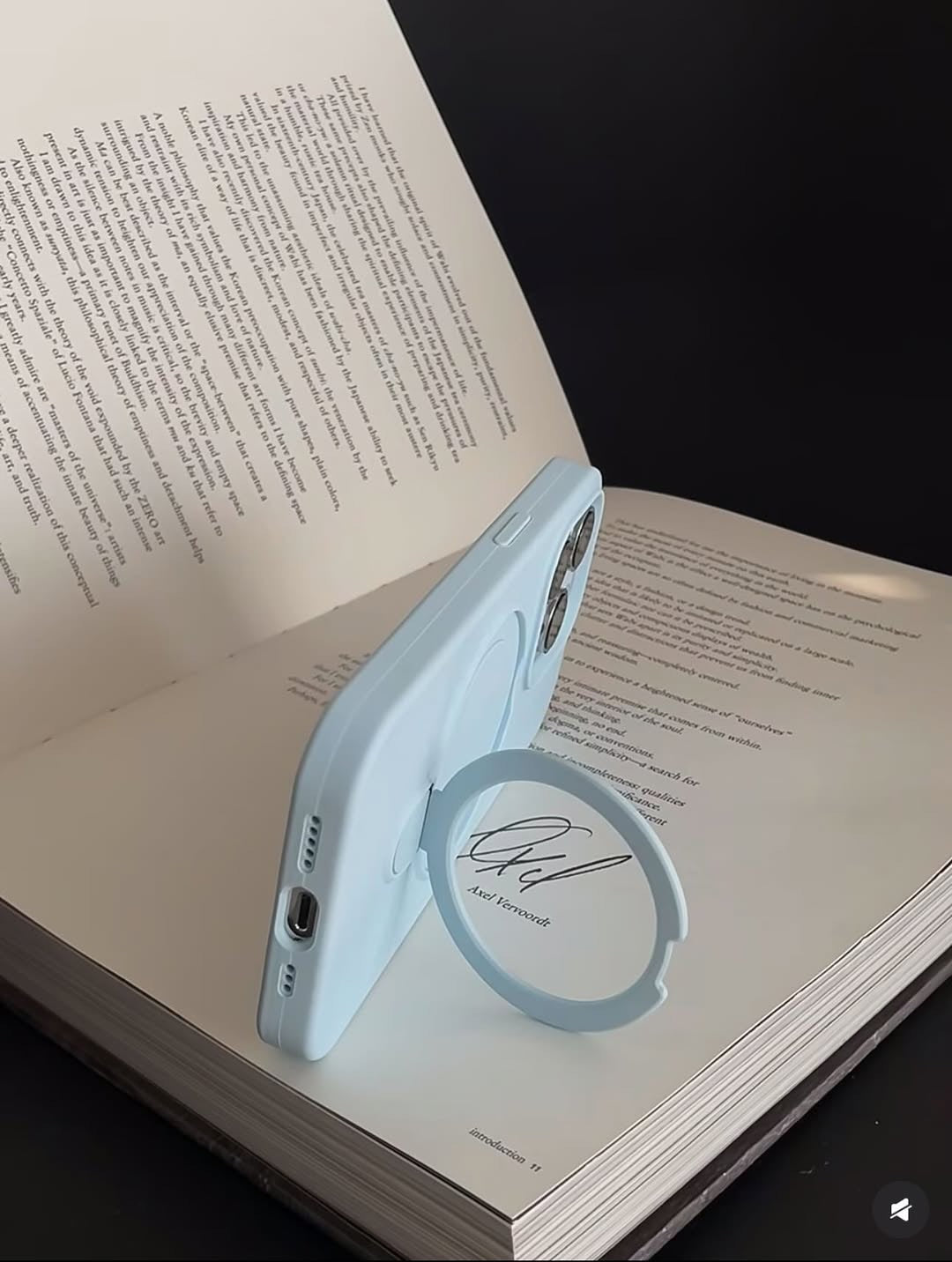 💎 Minimalist MagSafe Kickstand Phone Case – Sky Blue