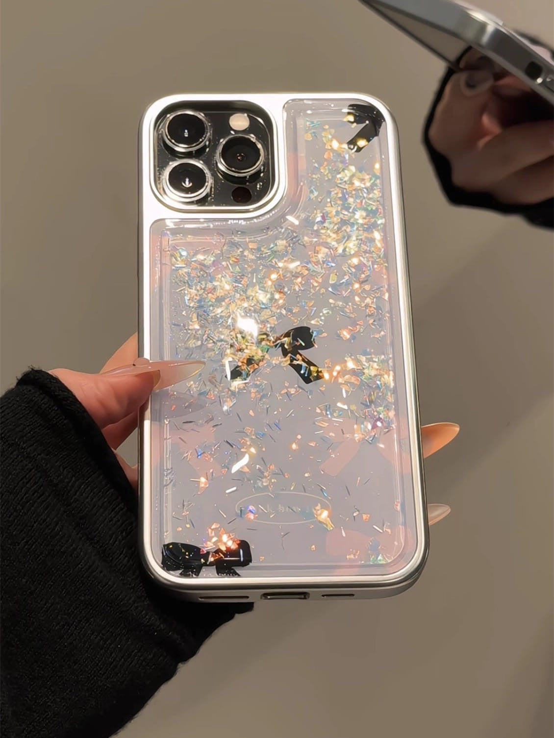 Liquid Glitter Phone Case with Black Bow – Sparkly Protective Cover