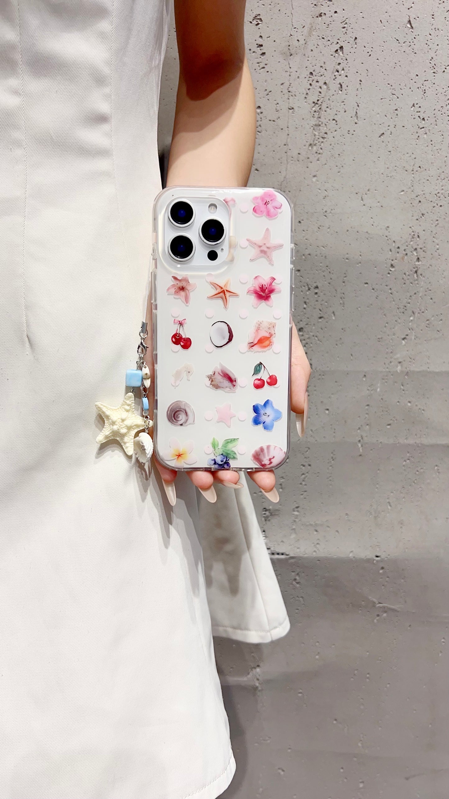 Floral & Seashell Transparent Phone Case with Charm – Protective & Stylish Cover for iPhone