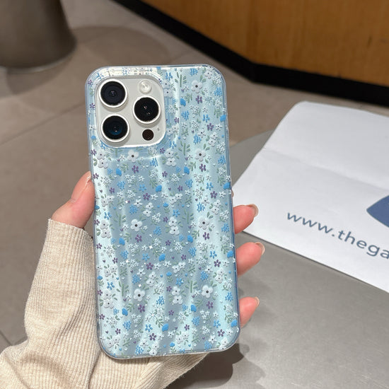 Fresh Blue Flower iPhone Case – Cute Nature Print with Gloss Touch & Trendy Look