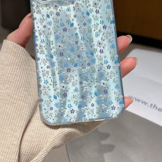 Fresh Blue Flower iPhone Case – Cute Nature Print with Gloss Touch & Trendy Look