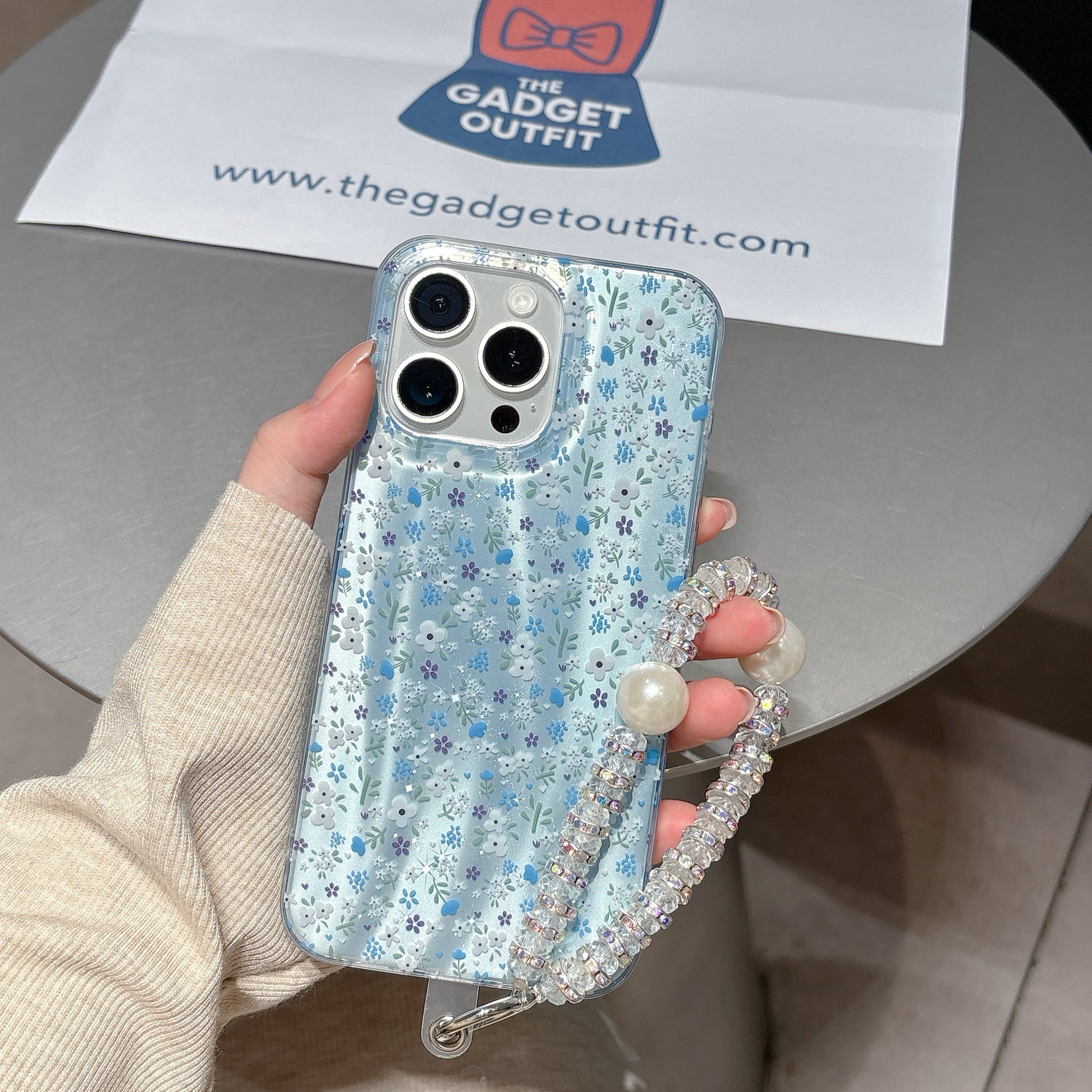 Fresh Blue Flower iPhone Case – Cute Nature Print with Gloss Touch & Trendy Look