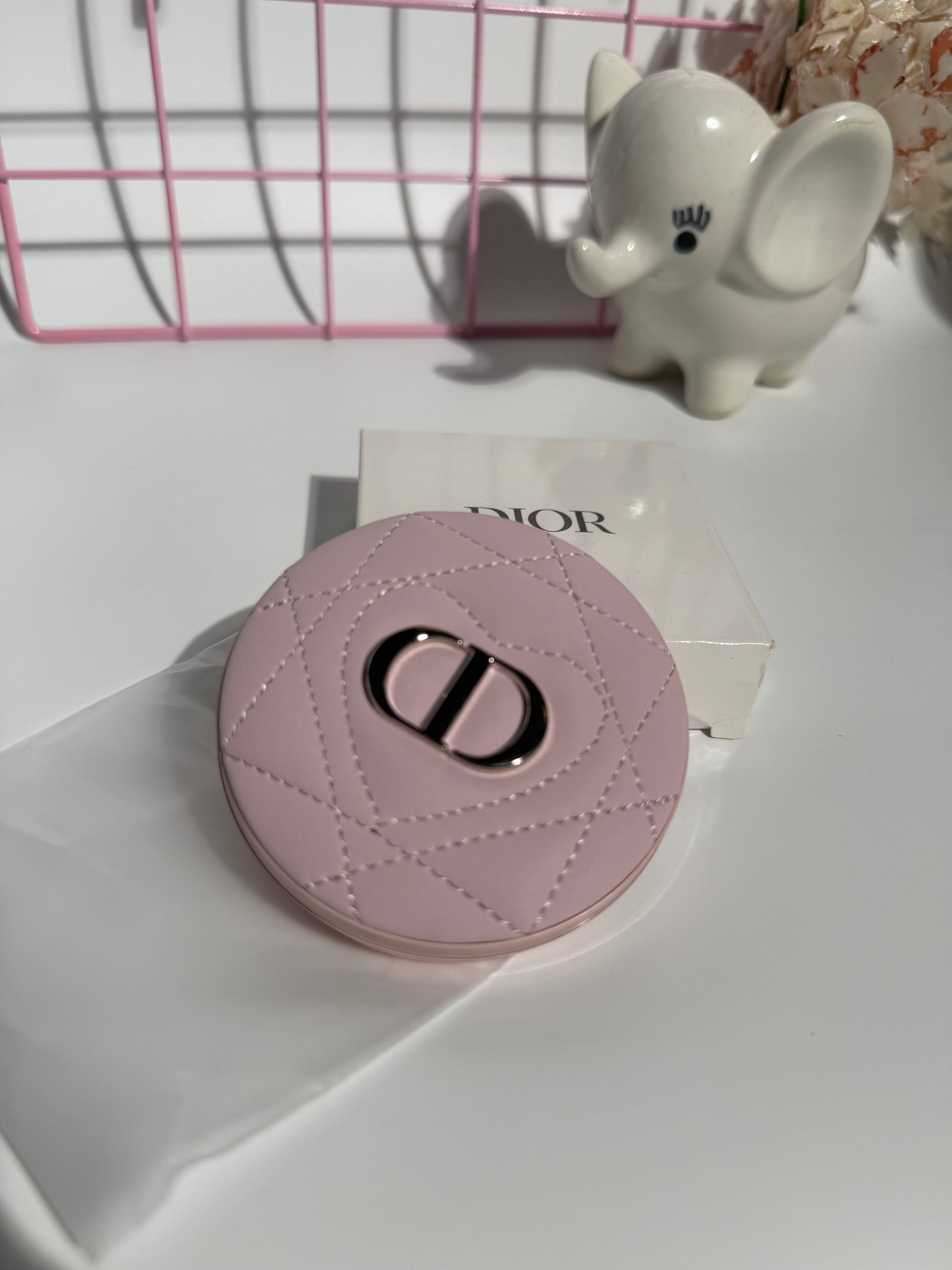 Pink Quilted Compact Mirror – Cute & Stylish Pocket Makeup Mirror