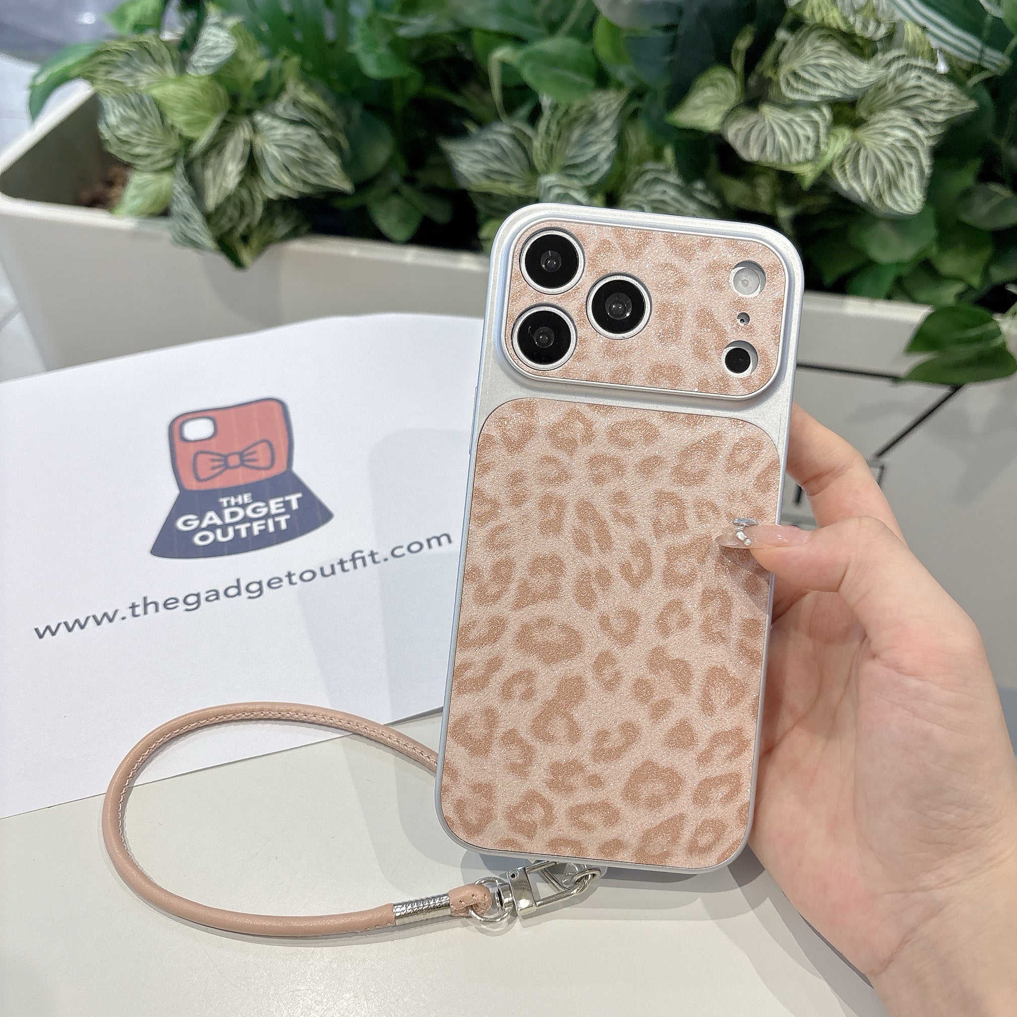 Blush Safari Sparkle iPhone Case with Matching Wrist Strap – Chic Glitter Leopard Design
