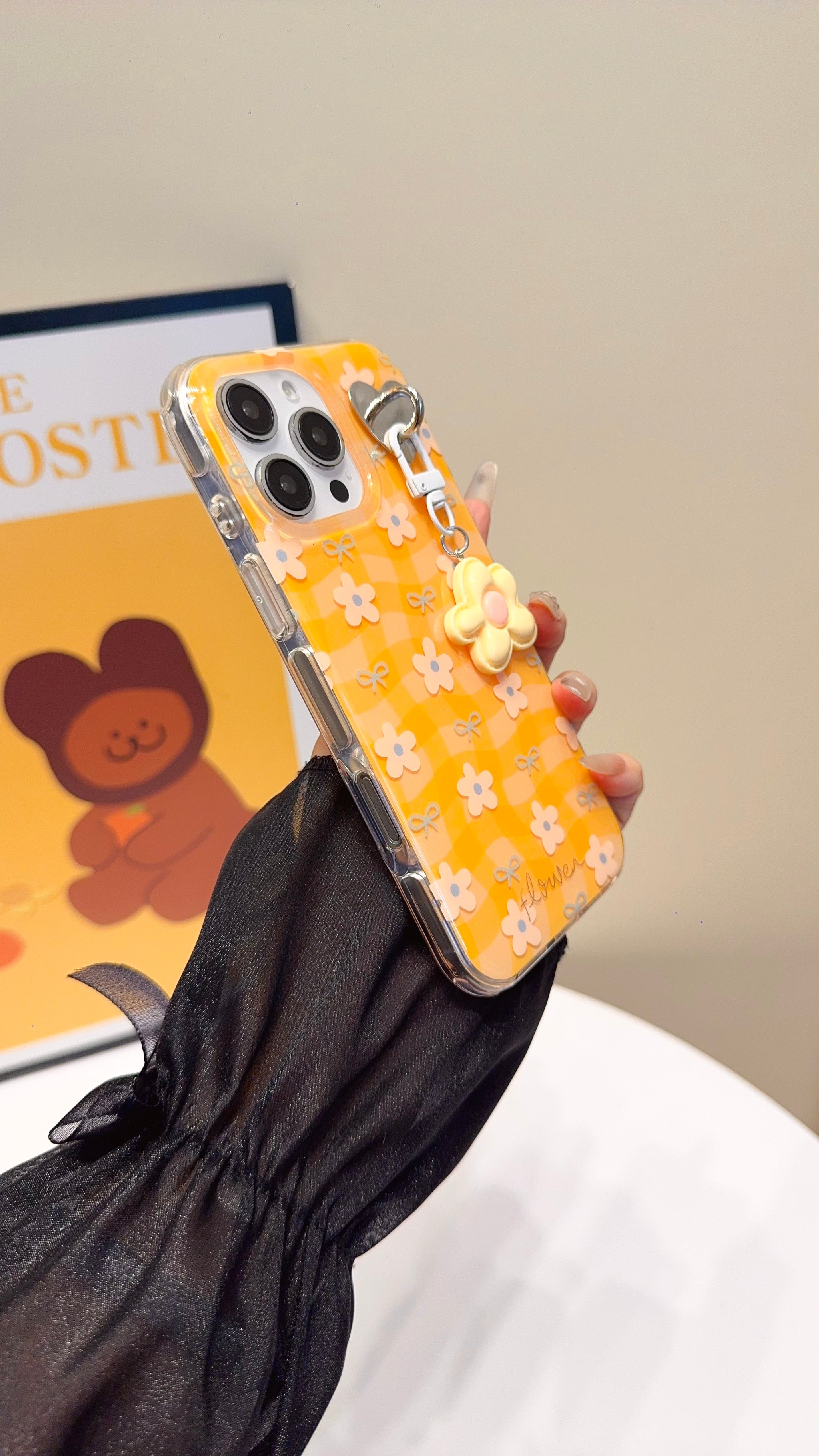 Yellow Daisy Charm iPhone Case – Cute Floral Protective Cover for Girls