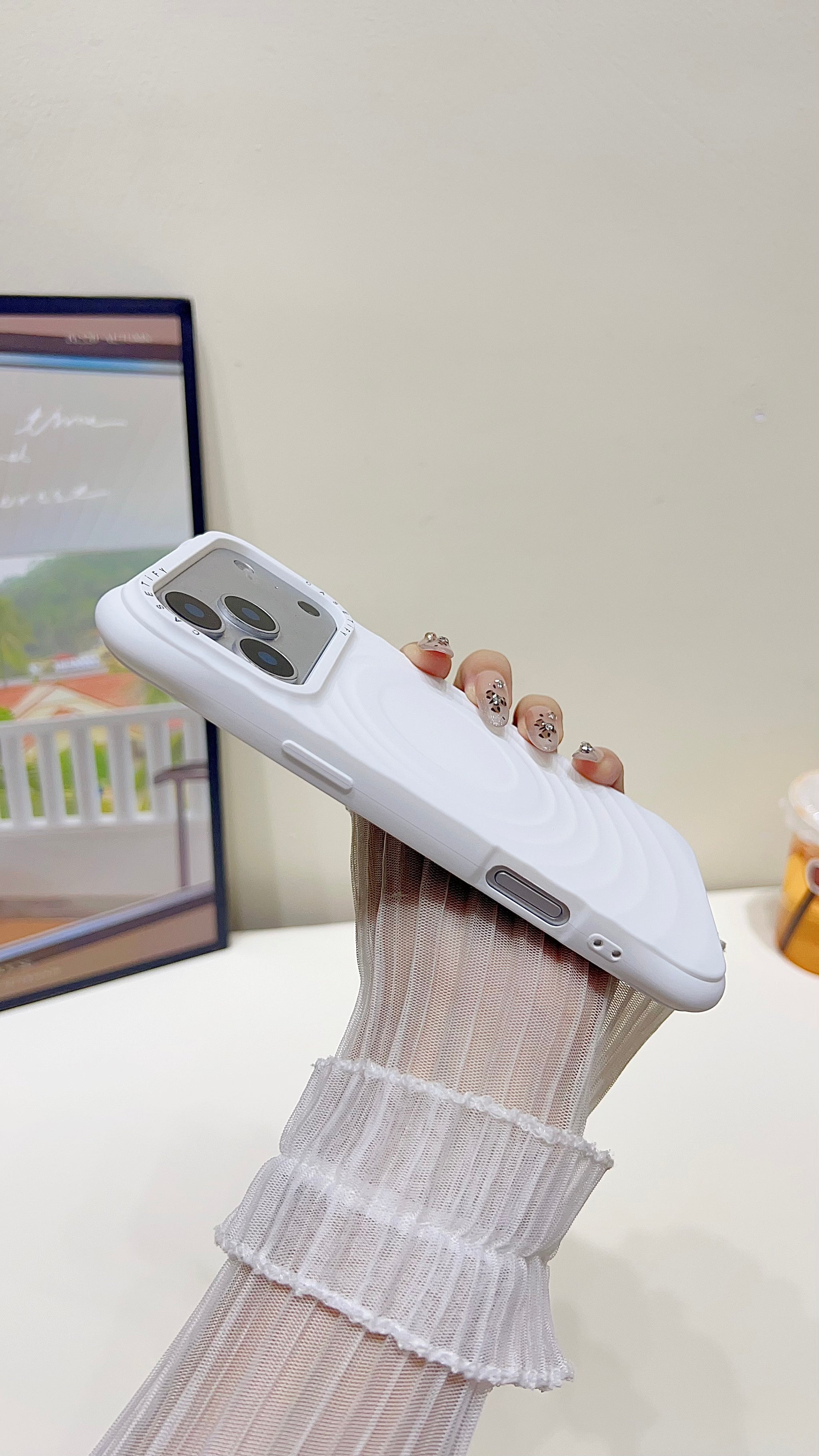 Wave Pattern MagSafe iPhone Case – Chic Minimal Design with Camera Protection