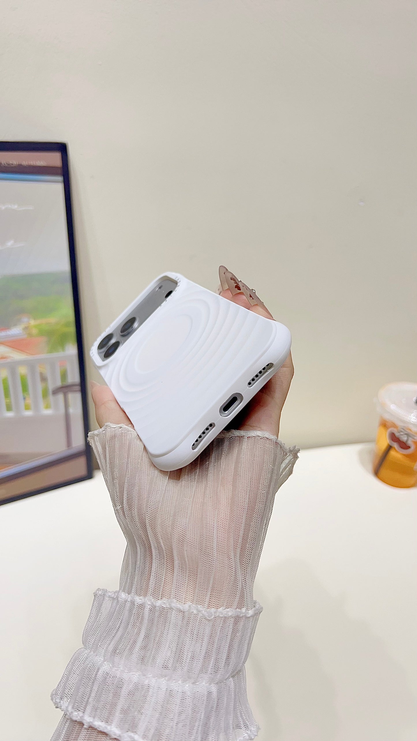 Wave Pattern MagSafe iPhone Case – Chic Minimal Design with Camera Protection