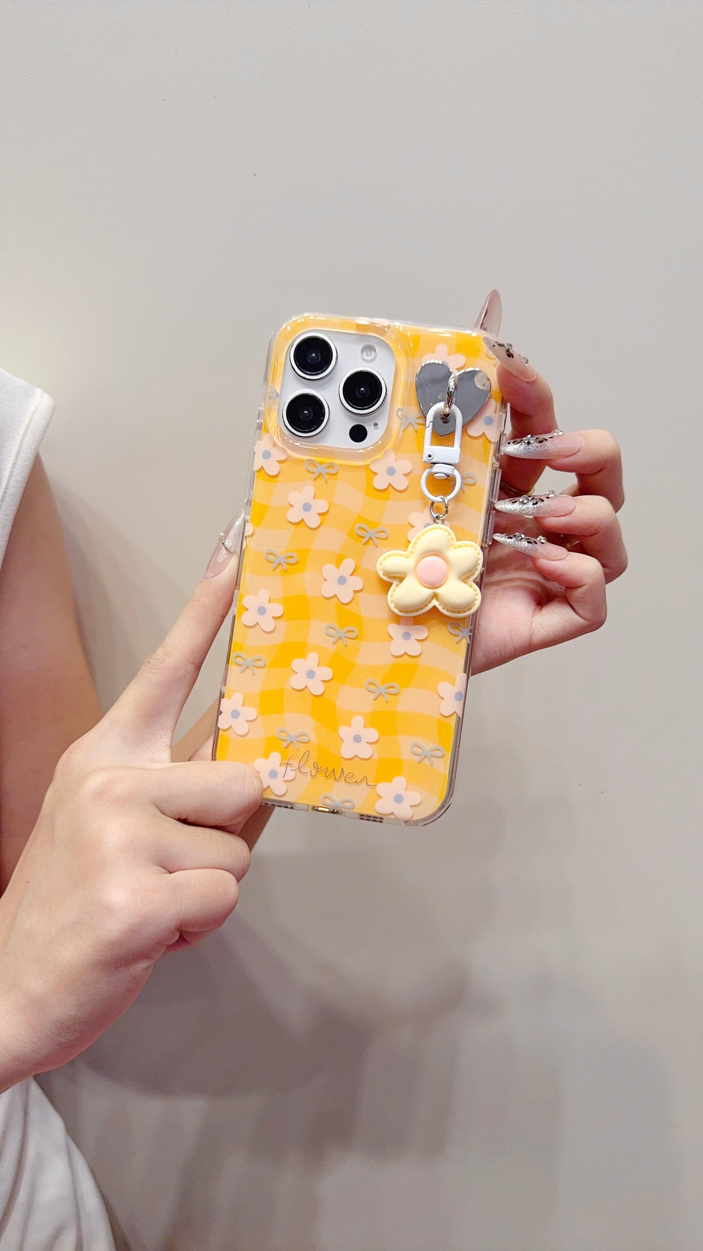 Yellow Daisy Charm iPhone Case – Cute Floral Protective Cover for Girls