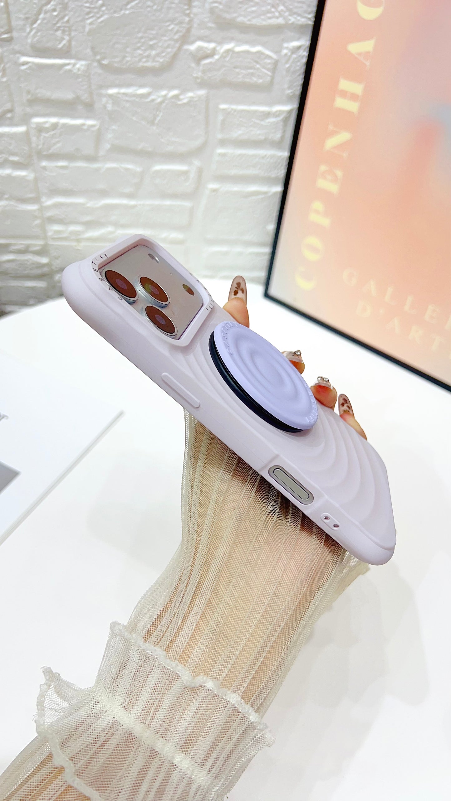 Ripple Texture iPhone Case with Built-In Grip Stand – with MagSafe and Hand Grip