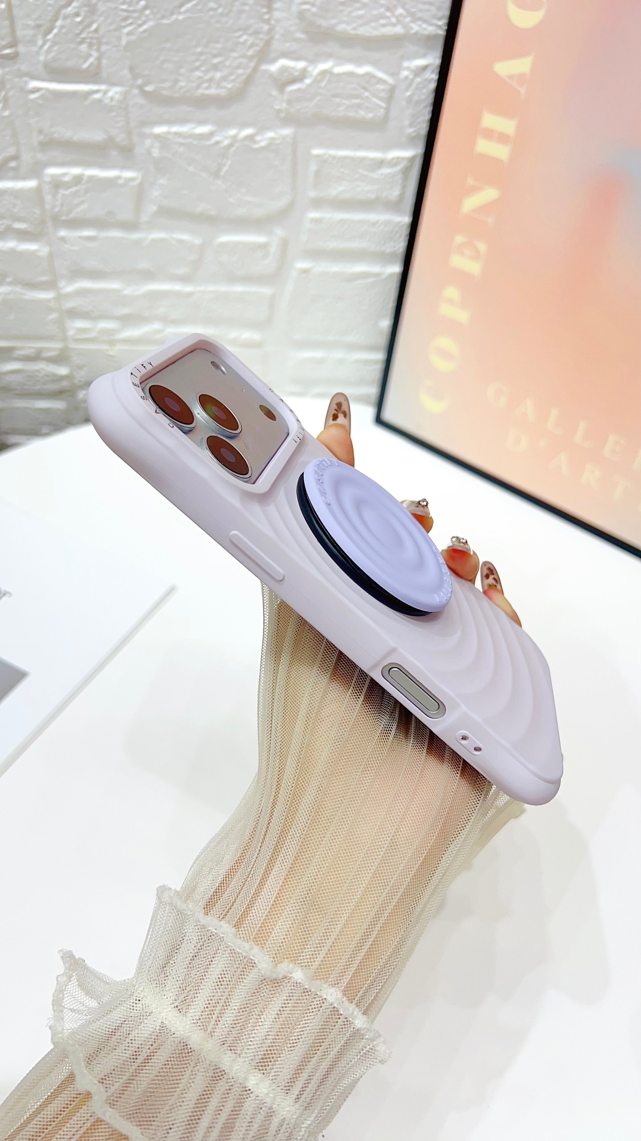 Ripple Texture iPhone Case with Built-In Grip Stand – with MagSafe and Hand Grip