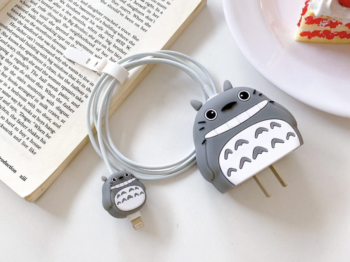 Iphone Charger Case Cover - My Neighbor Totoro - The Gadget Oufit